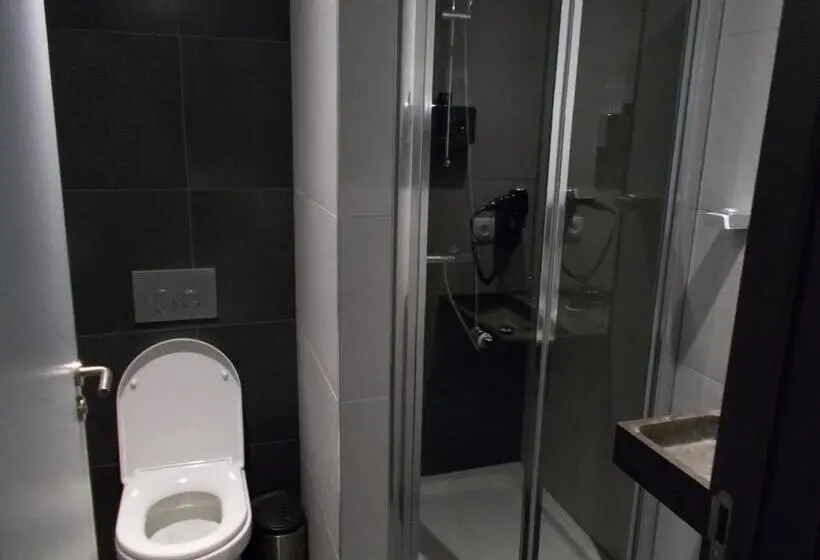 اتاق استاندارد, Brxxl 5 City Centre Hostel