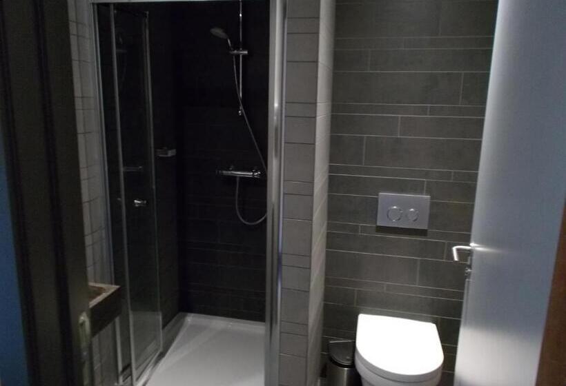 تختخواب در اتاق مشترک, Brxxl 5 City Centre Hostel