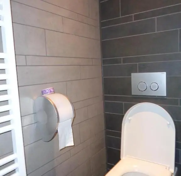 اتاق استاندارد, Brxxl 5 City Centre Hostel
