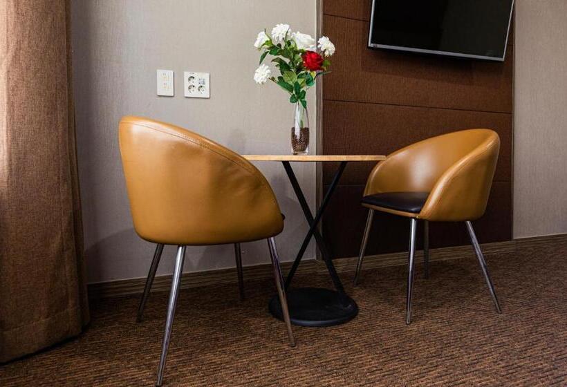 חדר סטנדרט נוף לעיר, Eastern Hotel Jeju