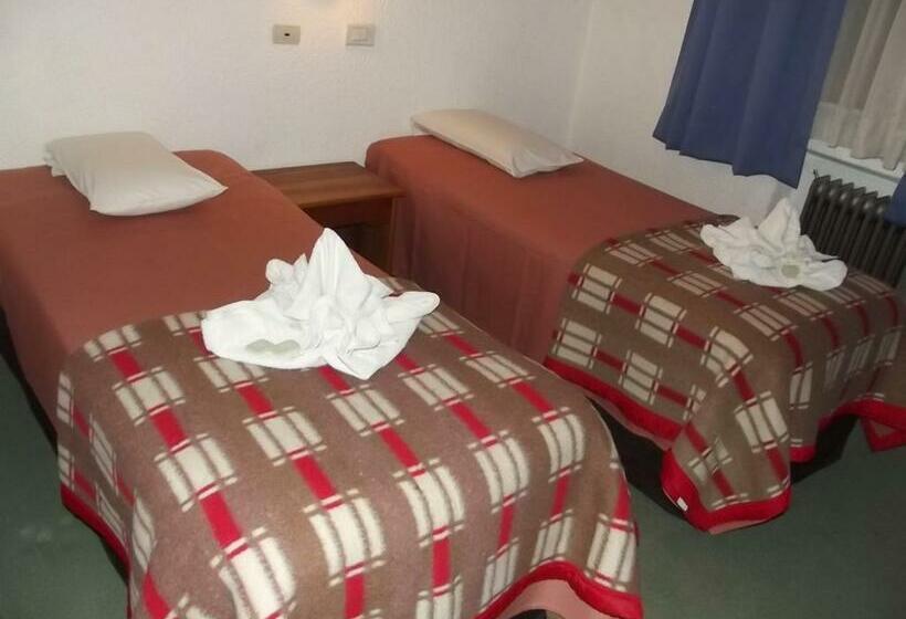 غرفة قياسية رباعية, Hosteria Las Amapolas