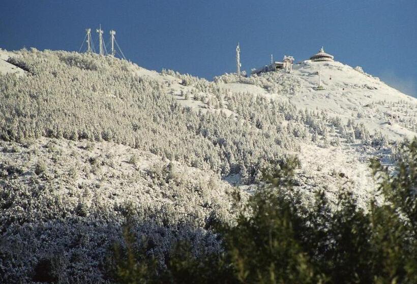 اتاق خانوادگی, Le Charme Con Parking