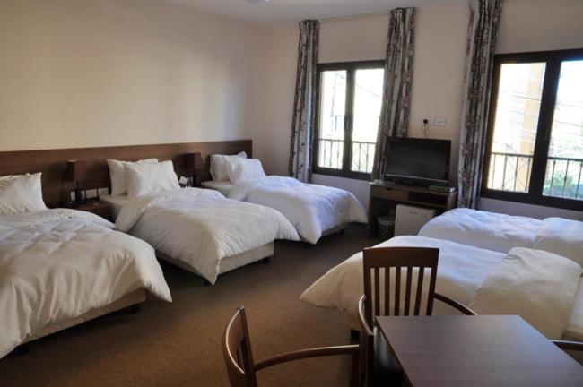 اتاق خانوادگی, Lagace