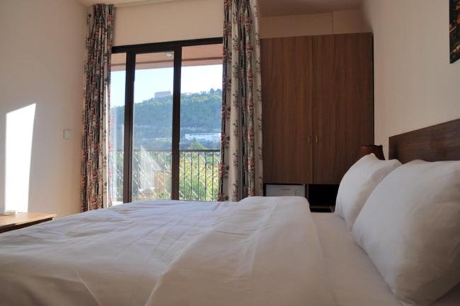 اتاق استاندارد, Lagace