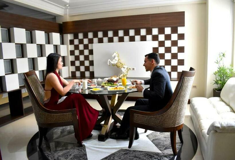 Люкс Кровать Кинг, Prince