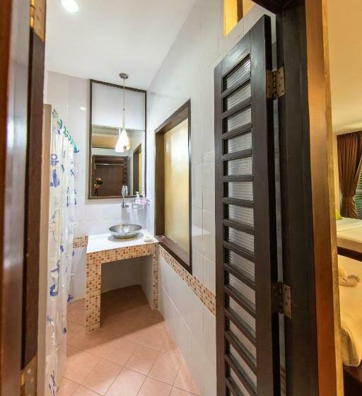 غرفة سوبيريور ثلاثية, The Riverkwai Bridge Resort