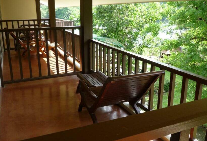 غرفة سوبيريور ثلاثية, The Riverkwai Bridge Resort
