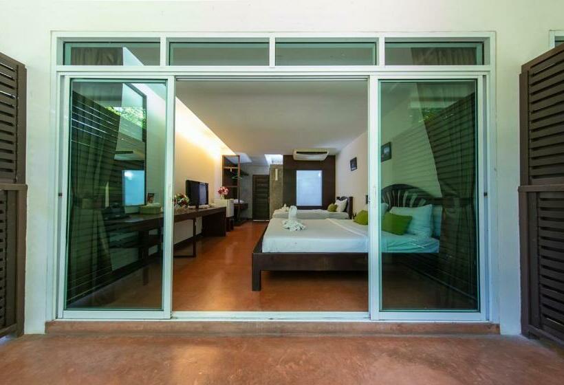 غرفة سوبيريور ثلاثية, The Riverkwai Bridge Resort