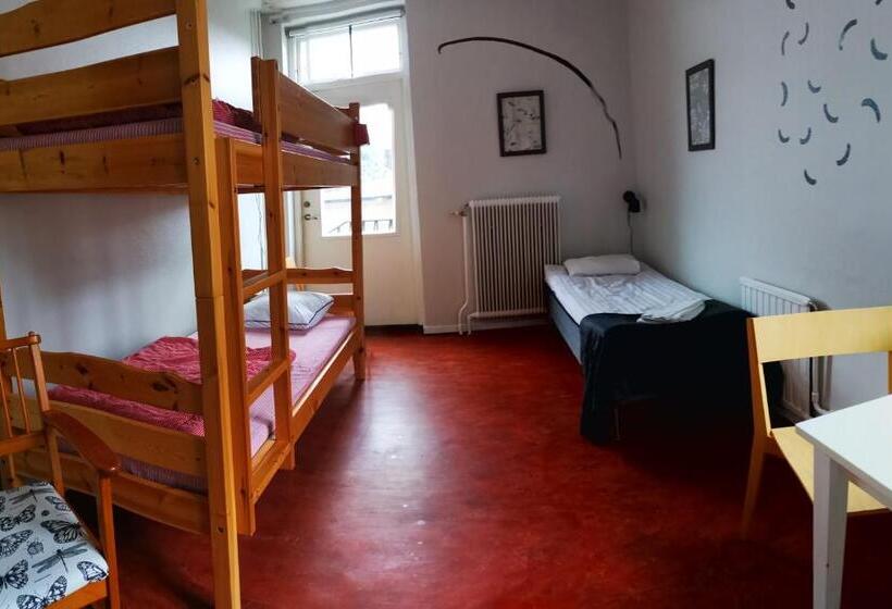 غرفة قياسية ثلاثية, åhus B&b Och Vandrarhem