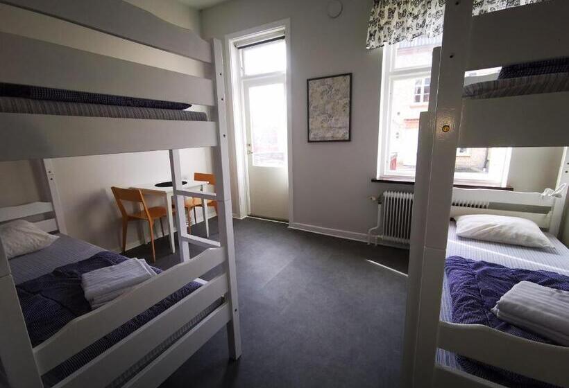 이코노미 쿼드러플룸(공용 화장실), åhus B&b Och Vandrarhem