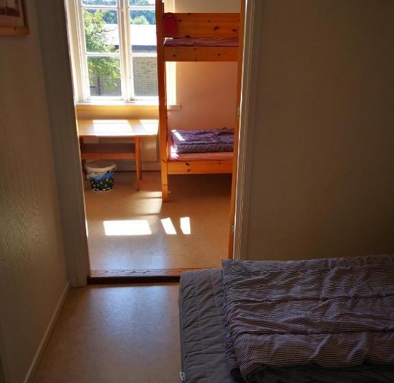اتاق چهار تخته با دستشویی مشترک, åhus B&b Och Vandrarhem