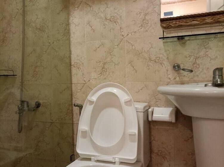 スイート, Airport Hotel Clark