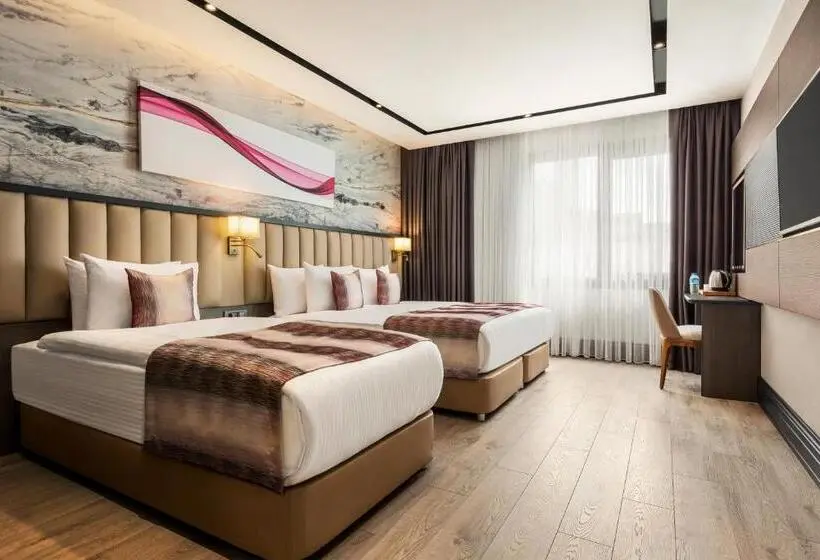 اتاق استاندارد سه نفره, Ramada By Wyndham Istanbul Umraniye