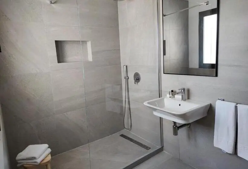 اتاق سوپریور چهار تخته, Arena House Conil