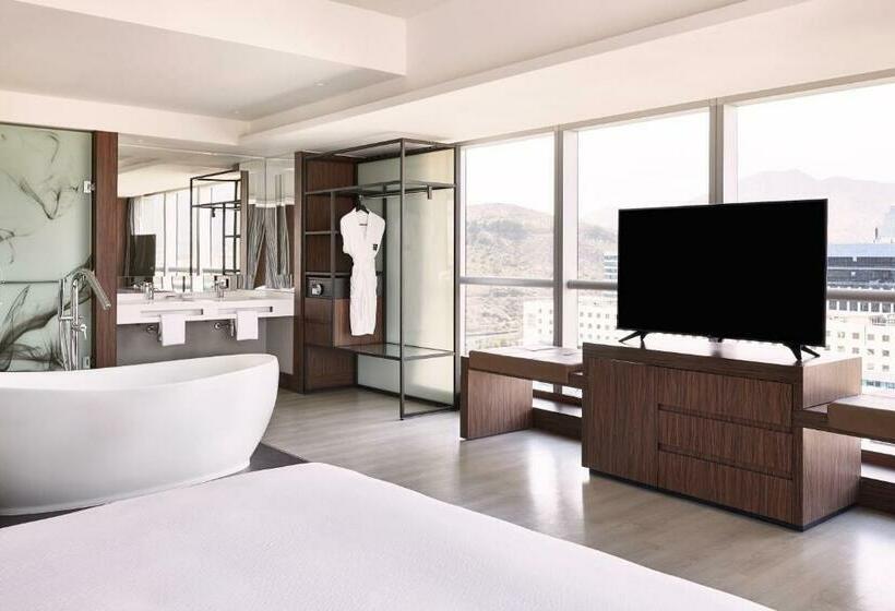מיטת קינג בסוויטה, Ac Hotel By Marriott Santiago Costanera Center