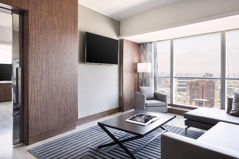 מיטת קינג בסוויטה, Ac Hotel By Marriott Santiago Costanera Center