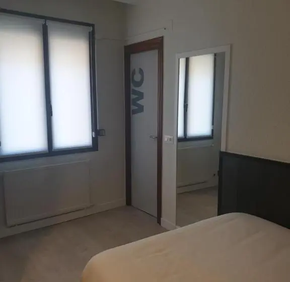 Standard Yhden Hengen Huone, Arts Gasteiz Centro