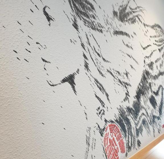 غرفة قياسية, Arts  Gasteiz Centro