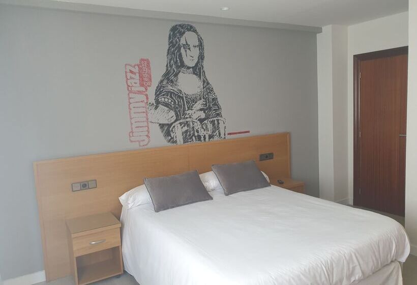 غرفة قياسية, Arts  Gasteiz Centro