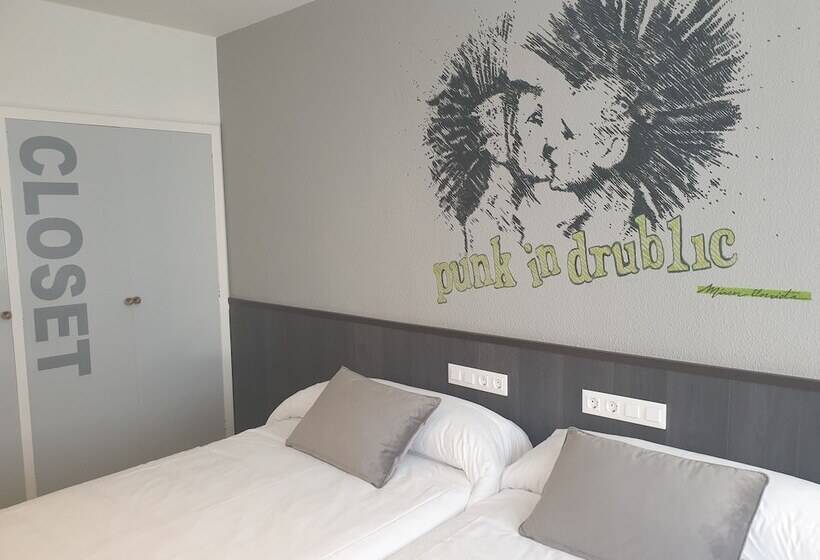 غرفة قياسية, Arts  Gasteiz Centro