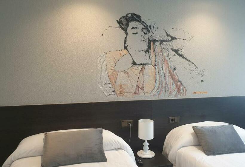 غرفة قياسية, Arts  Gasteiz Centro