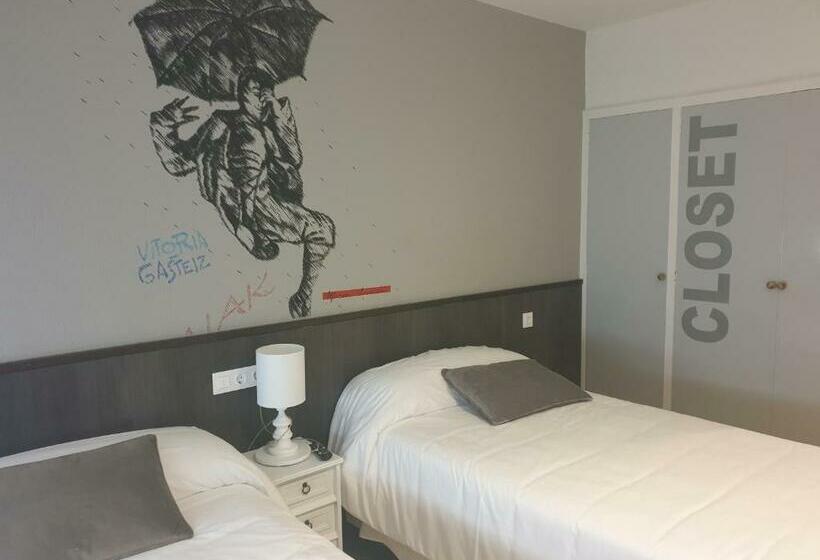 غرفة قياسية, Arts  Gasteiz Centro