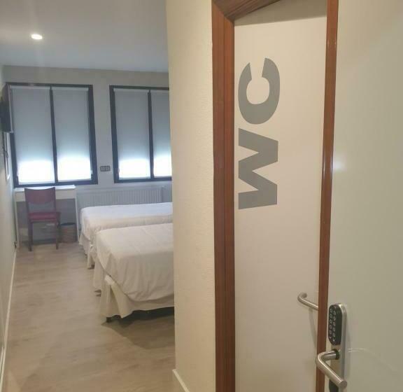 غرفة قياسية, Arts  Gasteiz Centro