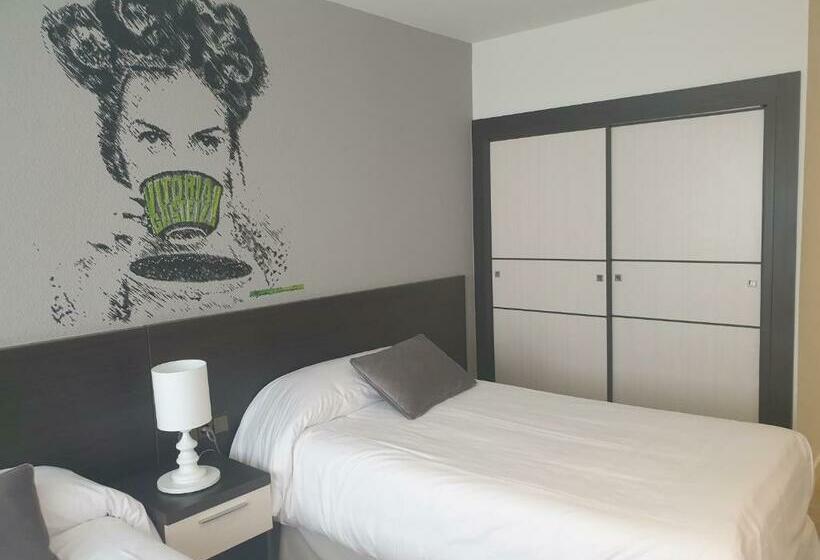 غرفة قياسية, Arts  Gasteiz Centro