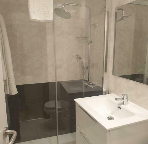 غرفة قياسية, Arts  Gasteiz Centro