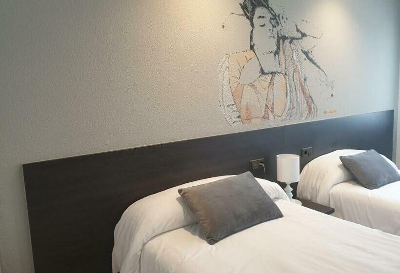 غرفة قياسية, Arts  Gasteiz Centro