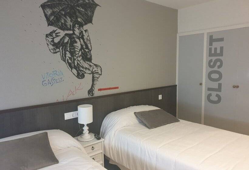 غرفة قياسية, Arts  Gasteiz Centro