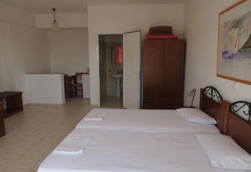 이코노미 룸, La Skalavista Ex Big Village