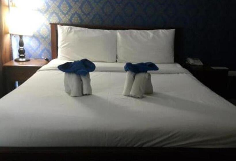 수피리어 룸, Chatchada House