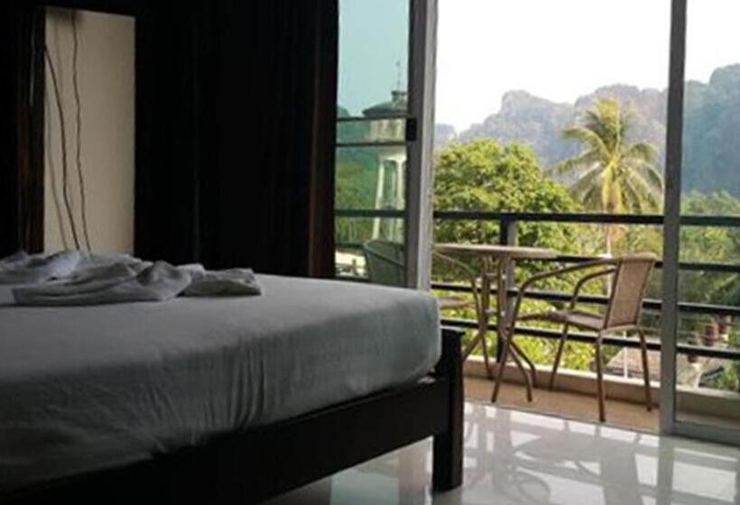 디럭스 룸, Chatchada House