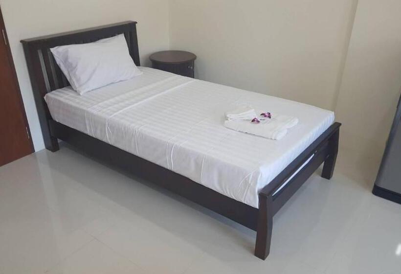 디럭스 트리플 룸, Chatchada House