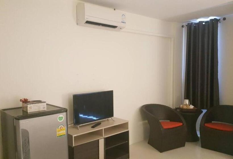 디럭스 트리플 룸, Chatchada House