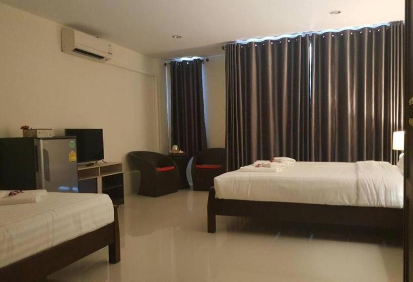 디럭스 트리플 룸, Chatchada House