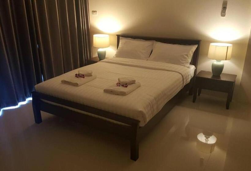 디럭스 트리플 룸, Chatchada House