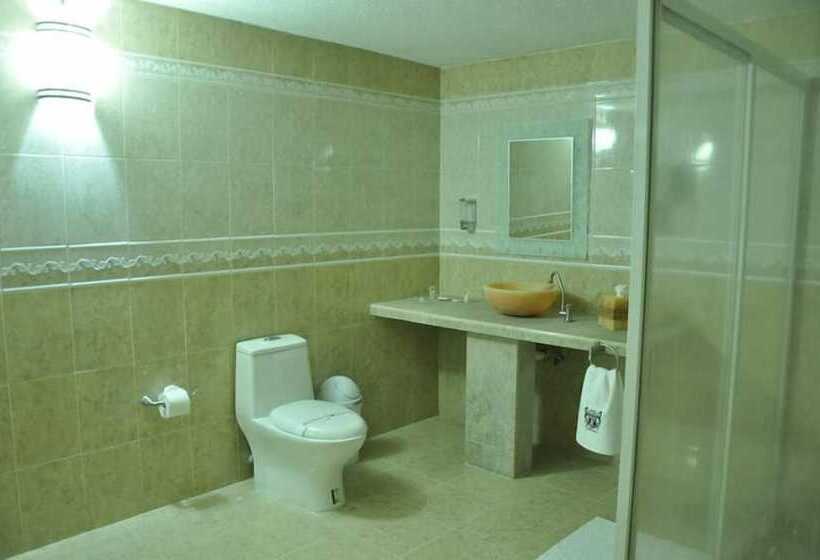 Полулюкс, Hacienda San Francisco