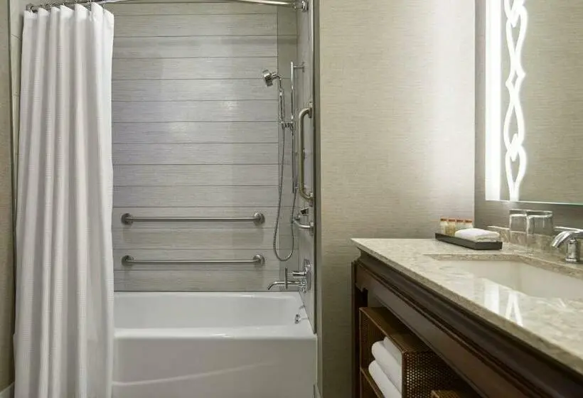 Standard-huone King-vuode, Renaissance Dallas At Plano Legacy West