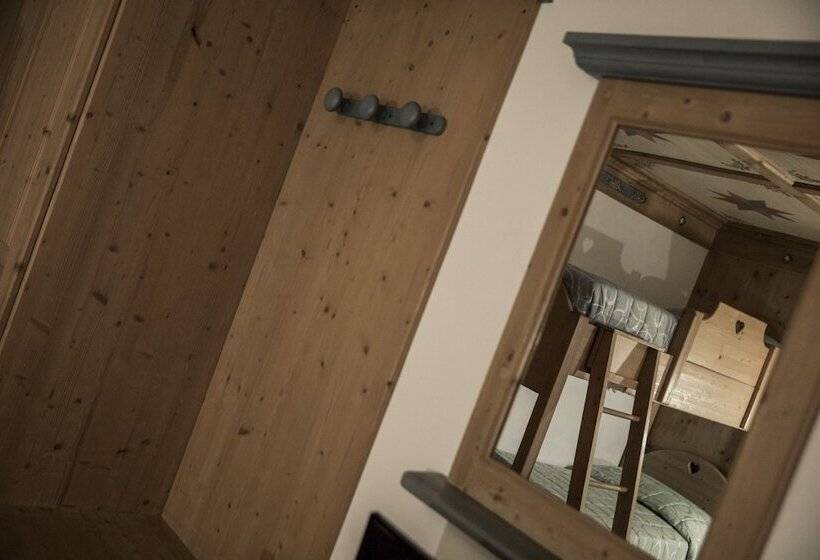 패밀리 룸, Residence Dahu