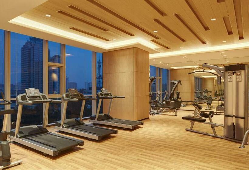 Номер Deluxe Кровать Кинг Вид на Город, Sheraton Zibo