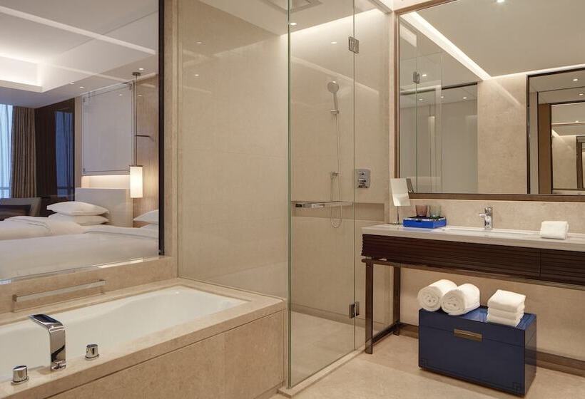 Номер Клуб, Sheraton Zibo