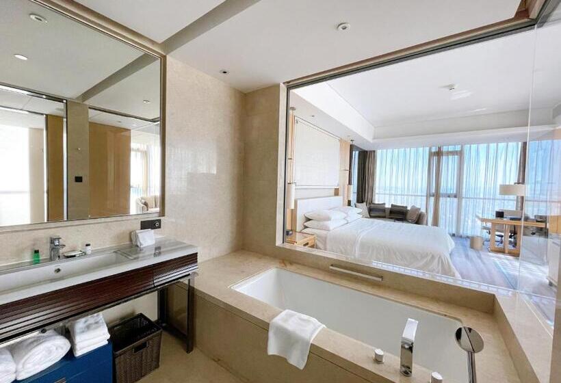 חדר קלאב עם מיטת קינג, Sheraton Zibo