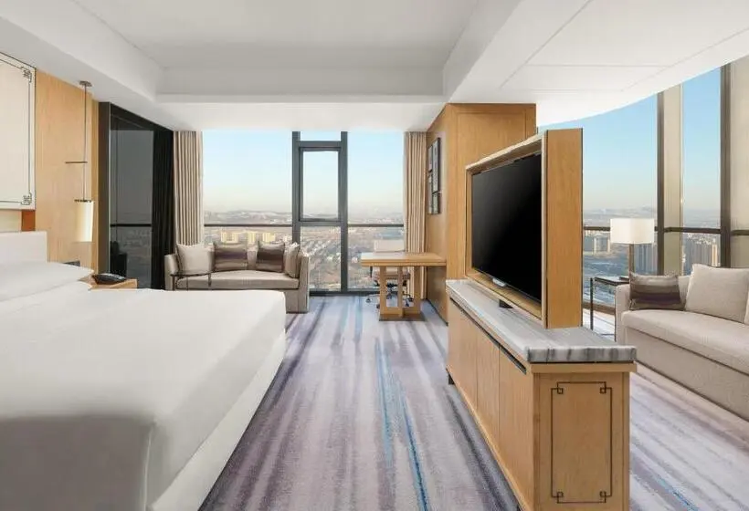 Club Room King Bed, Sheraton Zibo