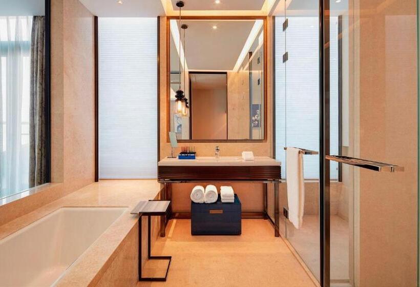 סוויטת קלאב, Sheraton Zibo