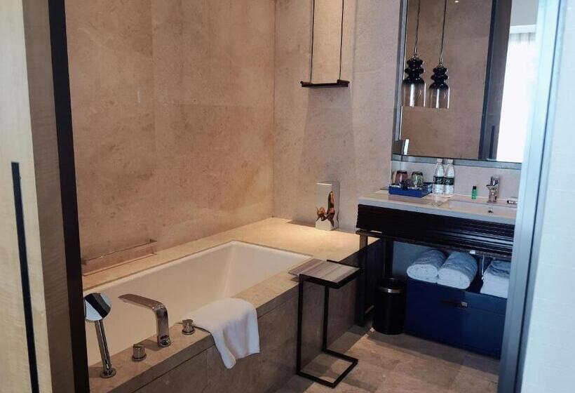 Люкс Клуб, Sheraton Zibo