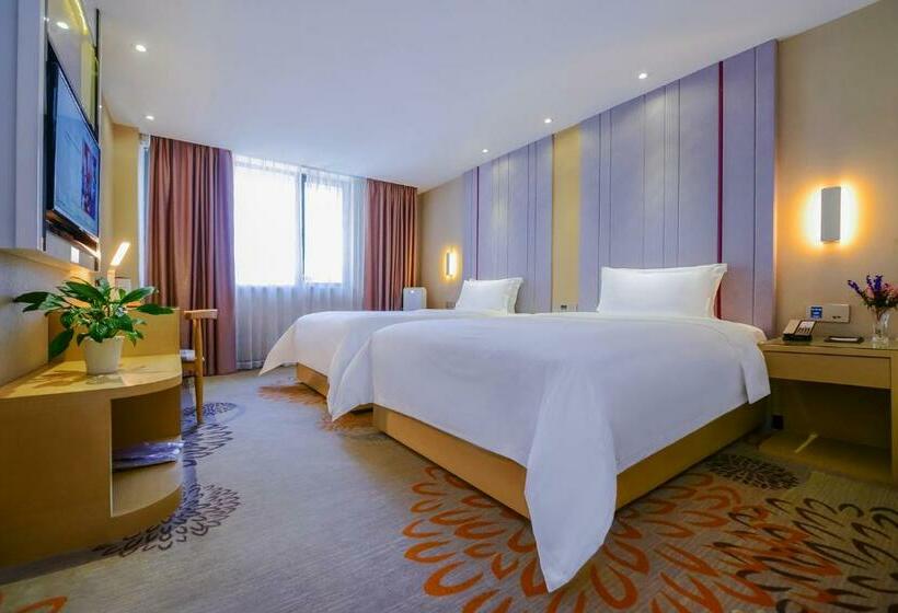 Camera Deluxe, Lavande  Chongqing Guanyin Bridge Pedestrian Street