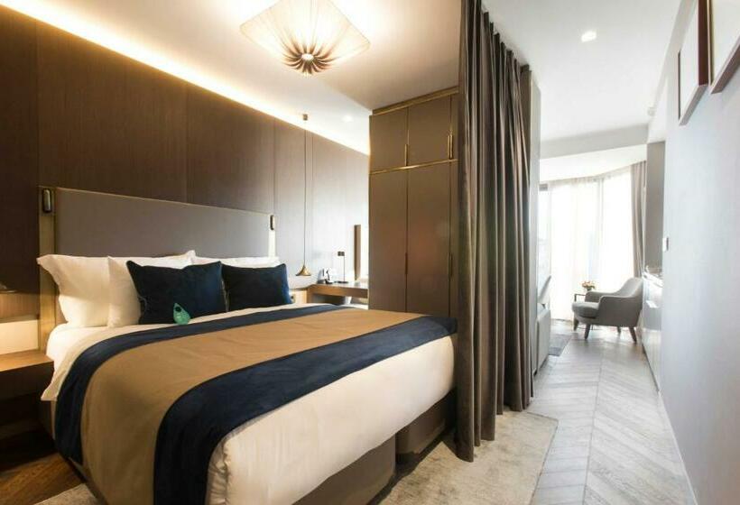 سوییت جونیور با چشم‌انداز دریا, Noble22 Suites Special Category