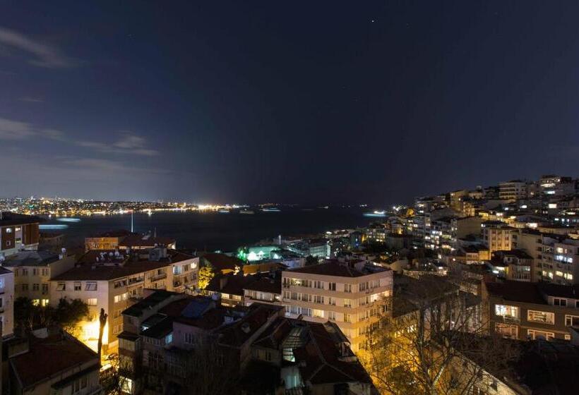 سوییت با چشم‌انداز دریا, Noble22 Suites Special Category